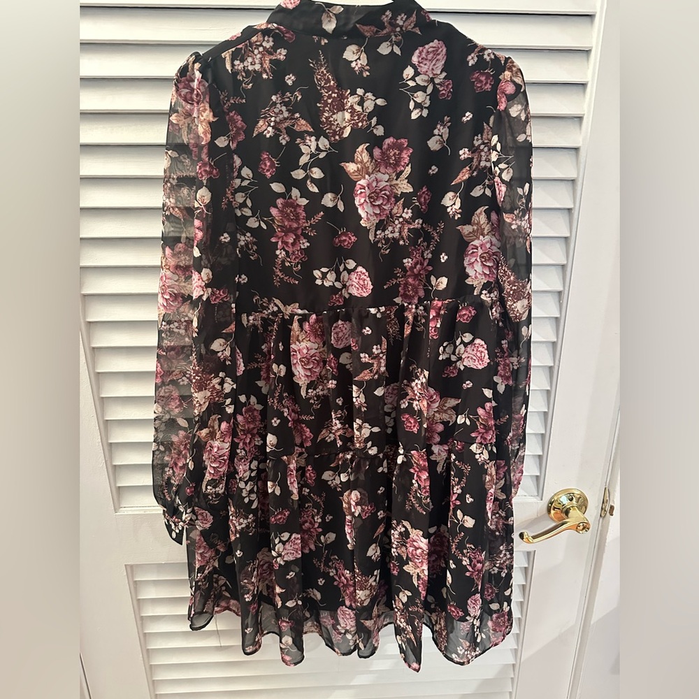 NWT Nasty Gal Flower Printed Dress. Size: US 8. - Picture 3 of 6